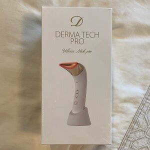 Derma Tech Pro Veluxia Neck Pro Device